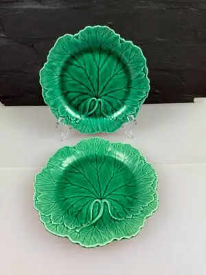 2 x Wedgwood Majolica Green Cabbage Leaf 20 cm Wide Salad Plates Set