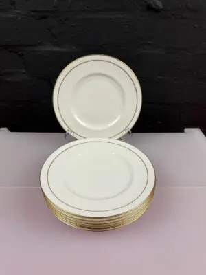 8 x Royal Worcester Contessa Salad Plates 20.5 cm Wide 2 Sets Available