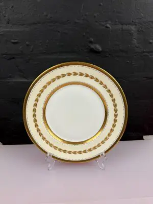 Minton Laurel Leaf Cream & Raised Gold Dinner Plate 27 cm Wide H4923