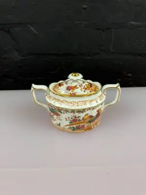 Royal Crown Derby Olde Avesbury Covered Handled Sugar Bowl XL 1977 1st Quality