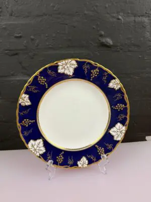 Royal Crown Derby Vine Cobalt A.810 Dinner Plate 26 cm 2nd Quality XXXVII 1974