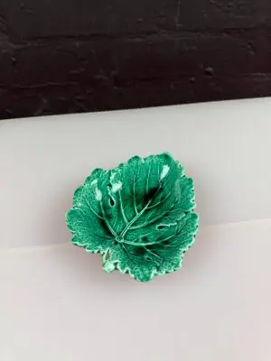 Vintage Wedgwood Majolica Green Leaf Trinket Dish 1962