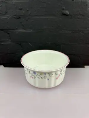 Johnson Brothers Summer Chintz Large Casserole Serving Dish Base 22.5 cm x 10.5