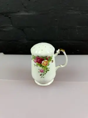 Royal Albert Old Country Roses Large Sugar Shaker Sifter RARE 1st Quality 5.25"