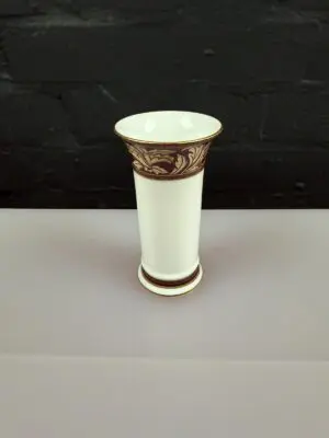 Royal Doulton Tennyson H.5249 1996 Vase 14 cm High