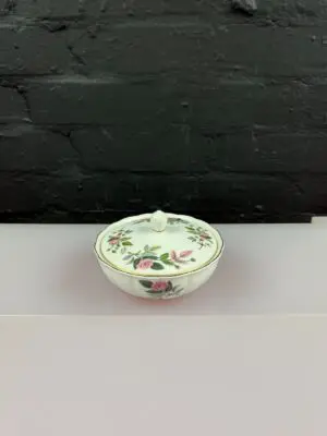 Wedgwood Hathaway Rose Ornamental Lidded Powder Pot / Trinket 14 cm Wide