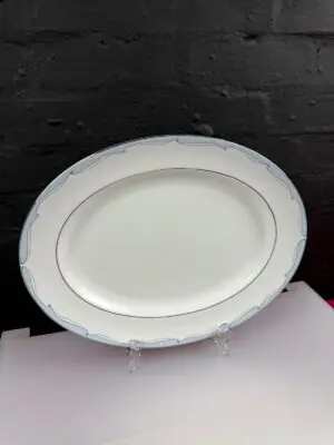 Wedgwood Venice Large Oval Carving Serving Platter Plate 39.5 cm x 30.5 cm