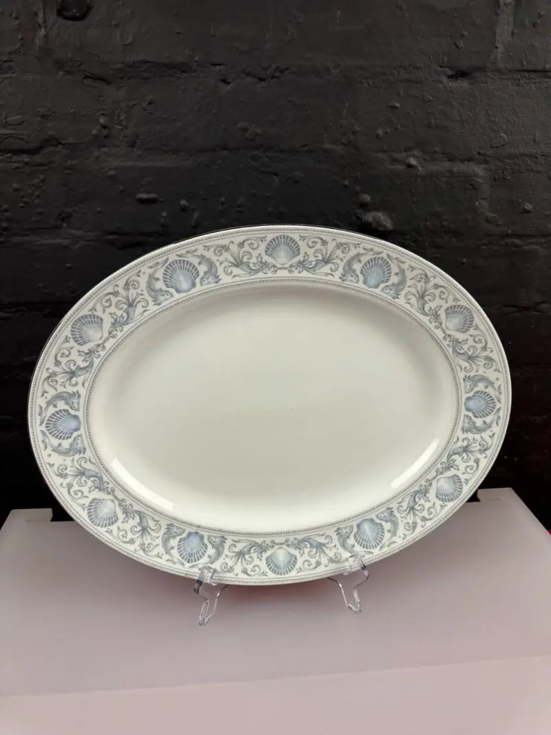 Wedgwood White Dolphins R4652 Oval Serving Platter Plate 39 cm x 30 Last 1