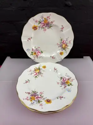 4 x Royal Crown Derby Posies Dinner Plates 27 cm Wide 4 Sets Available