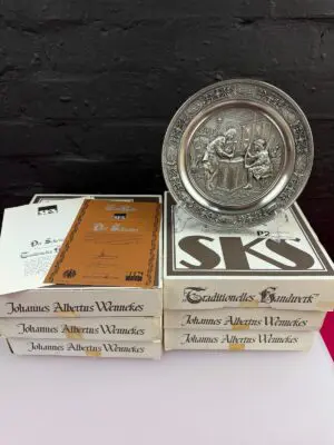 6 x Vintage SKS Zinn 95% Pewter Decorative Collectors Wall Plates 8.5" Wide Set