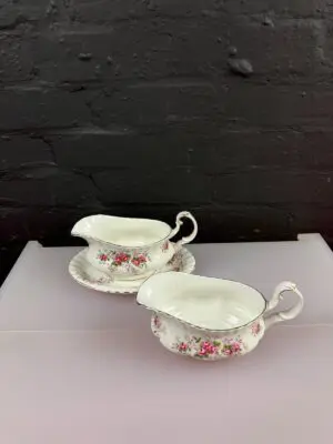 Royal Albert Lavender Rose 2 x Gravy Boat Sauce Jug and 1 x Stand Drip Plate Set