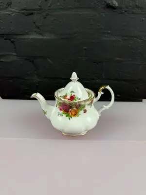 Royal Albert Old Country Roses Small Tea Pot 1st Quality 0.75 Pints