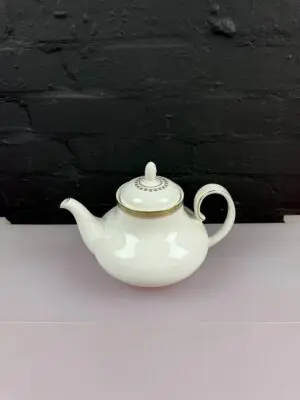 Royal Doulton Clarendon H4993 Large Tea Pot 2 Pints
