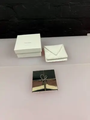 Wedgwood & Vera Wang Love Knots Compact Mirror With Leather Case And Gift Box 1