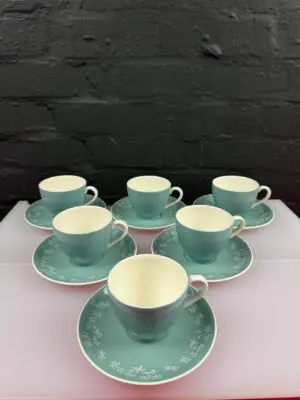 6 x Royal Doulton Queenslace D.6447 Tea Cups and Saucers Set