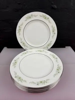 8 x Wedgwood Westbury Dinner Plates 10.75" Wide Set