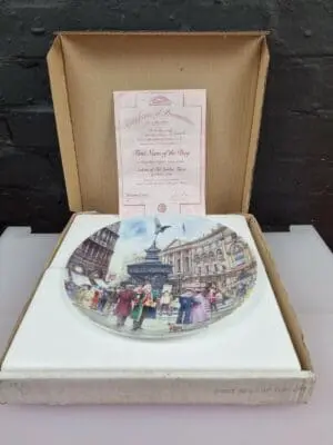 Davenport First News Of The Day 25.5cm Plate Boxed Coa