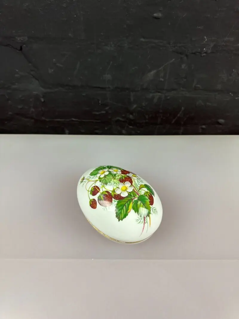 Hammesley Spode Strawberry Ripe Oval Lidded Trinket Dish Egg 4.5" x 3.25"