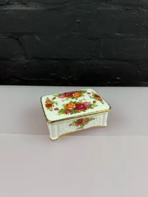 Royal Albert Bone China Old Country Roses Rectangle Lidded Trinket Box