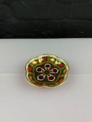 Royal Crown Derby 1128 Old Imari Solid Gold Band 5 Leaf Pin / Trinket Dish 1st