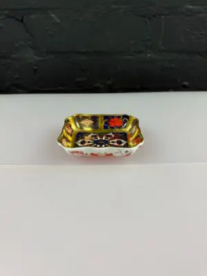 Royal Crown Derby Old Imari 1128 Rectangle Trinket Dish SGB XLVI 1983 2nd (2)