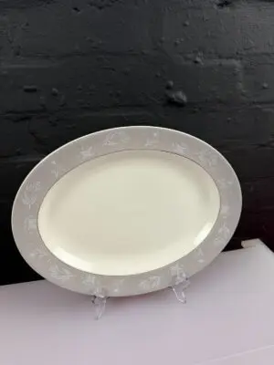 Royal Doulton Bridal Veil D.645 Oval Carving Serving Platter Plate 34 cm x 26 cm