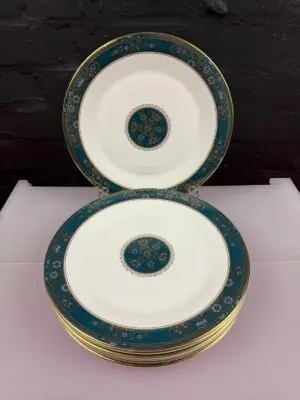 Royal Doulton Carlyle Dinner Plates 10.75" Wide Set of 8