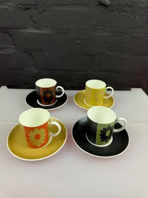 Wedgwood Susie Cooper Carnaby Daisy Coffee Cups and Saucer Set of 4