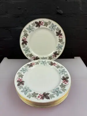 7 x Royal Doulton Camelot TC1016 Dinner Plates 27 cm Wide Set