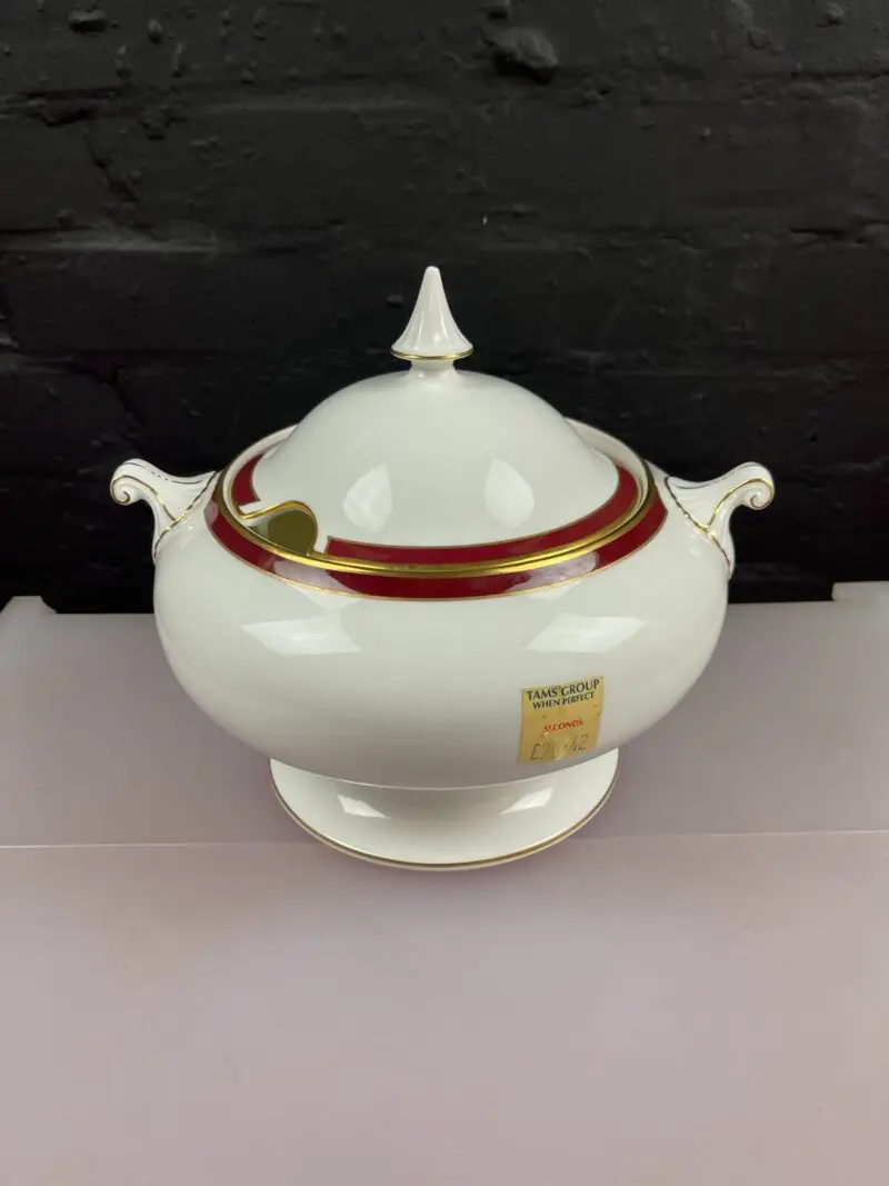 Duchess / Royal Grafton Warwick Red Large Covered Soup Tureen