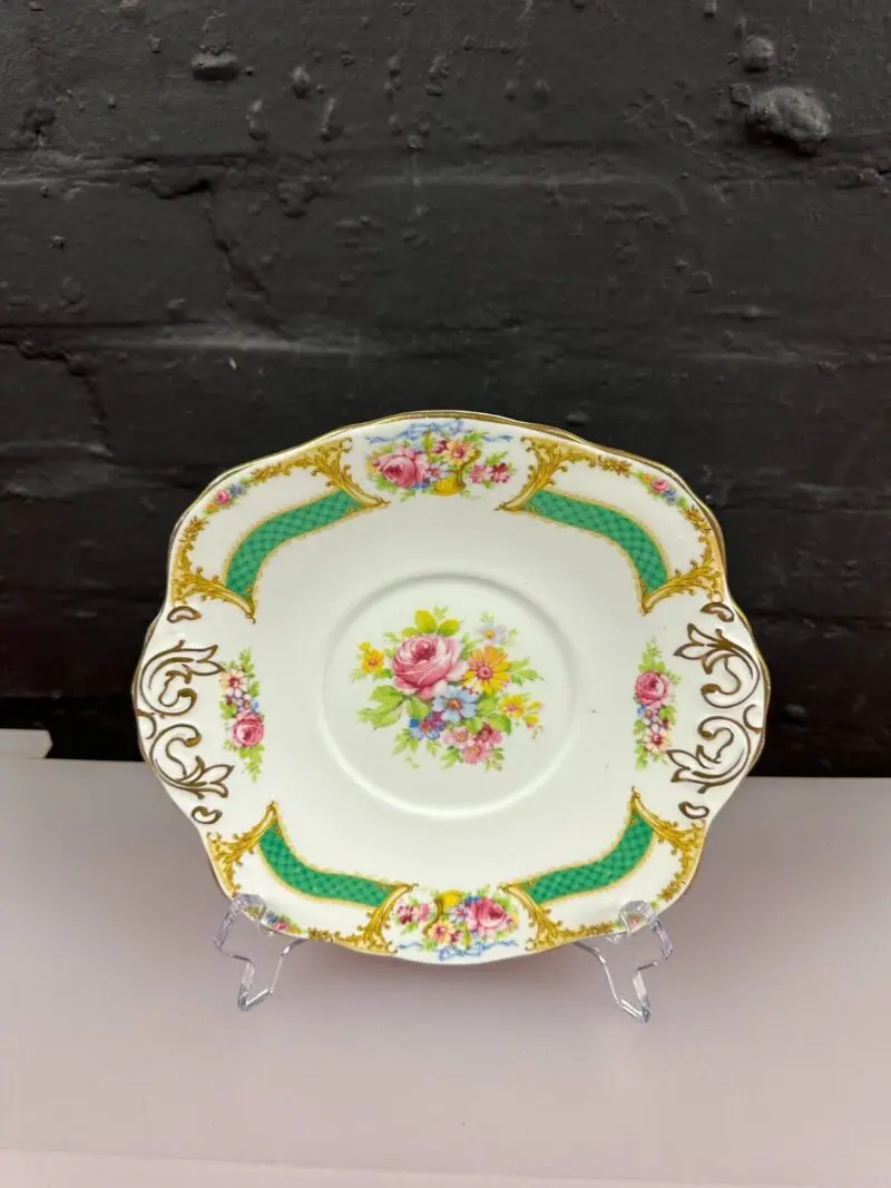 H&M Sutherland Strathmore Eared Cake / Bread Plate 22 cm Wide
