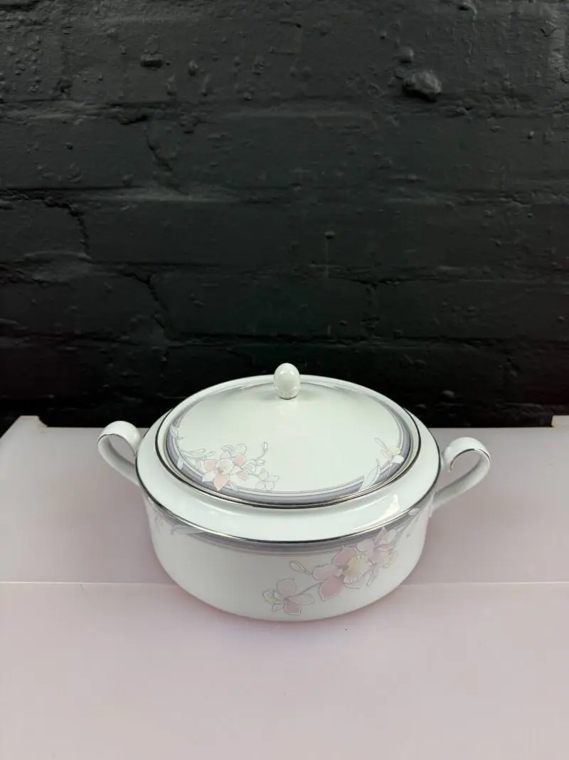 Noritake Evening Mood 3788 Covered Vegetable Serving Dish / Tureen