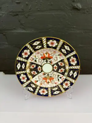 Royal Crown Derby Traditional Imari 2451 Salad Plate 21.5 cm Wide XXVIII 1965