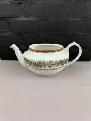 Spode Christmas Rose Y8560 Large Teapot 2 Pints Base Only