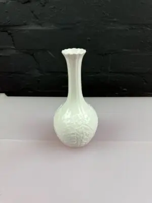 Spode Savoy White Cabbage Leaf Bud Flower Vase 7.25" High