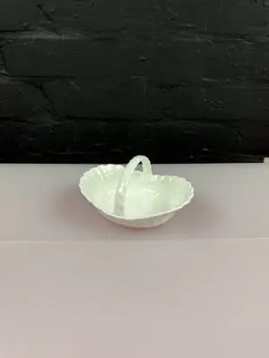 Wedgwood Candlelight Oval Handled Basket Sweet Dish Trinket 15 cm x 11 cm