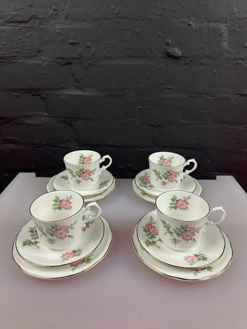 4 x Elizabethan China Sweet Briar Tea Trios Cups Saucers and Side Plates Set
