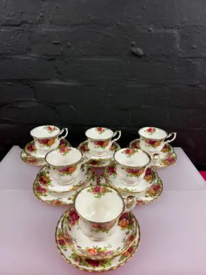 6 x Royal Albert Old Country Roses Tea Trios Cups Fluted Saucers Side Plates Set