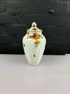 Royal Albert Old Country Roses Large Lidded Ginger Jar 23 cm High