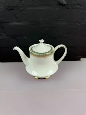 Royal Albert / Paragon Kensington Large Tea Pot 2 Pints 1st Quality