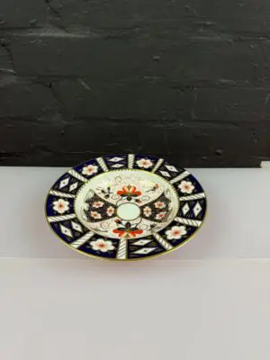 Royal Crown Derby Traditional Imari 2451 Rimmed Soup Bowl 8.5" 21.5 cm Wide 1973