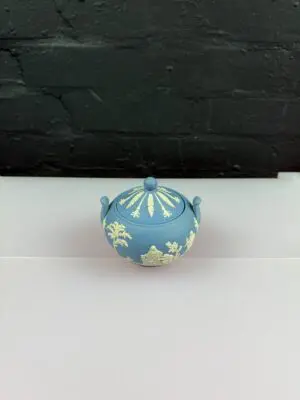 Wedgwood Blue and White Jasper Ware Handled Covered Lidded Sugar Bowl 1979