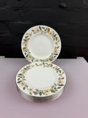 8 x Wedgwood Beaconsfield Salad Plates 20.5 cm Wide 2 Sets Available