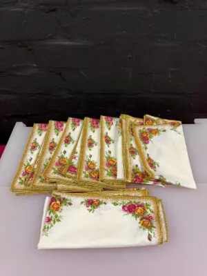 Royal Albert Old Country Roses Serviettes / Napkins 42 cm x 40 cm Set of 8