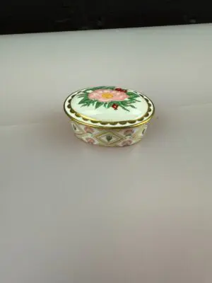 Royal Crown Derby Wild Rose Covered Small Oval Trinket Box 2.25"