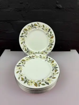 10 x Wedgwood Beaconsfield Dessert / Salad Plates 9" Wide Set