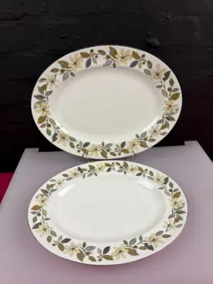 2 x Wedgwood Beaconsfield Oval Carving Platters Plates 35 cm + 38.5 cm Wide Set