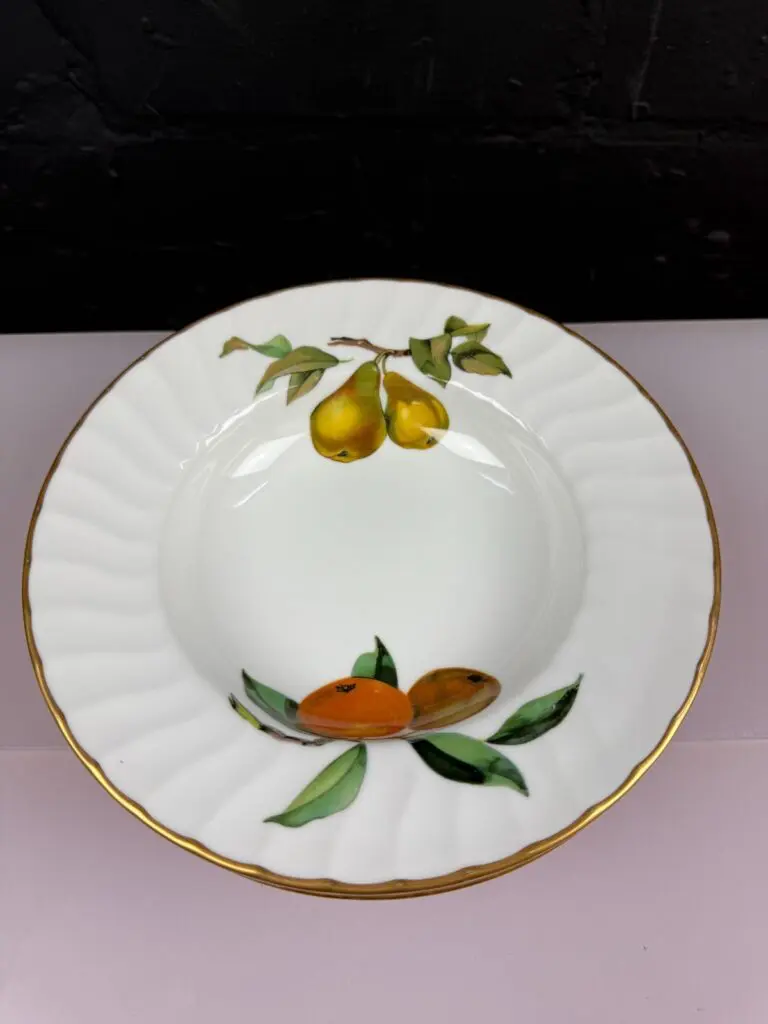  Worcester Evesham 皿 4枚セット 4 x Royal Worcester Evesham Gold Rimmed Soup Bowls 20.5 cm