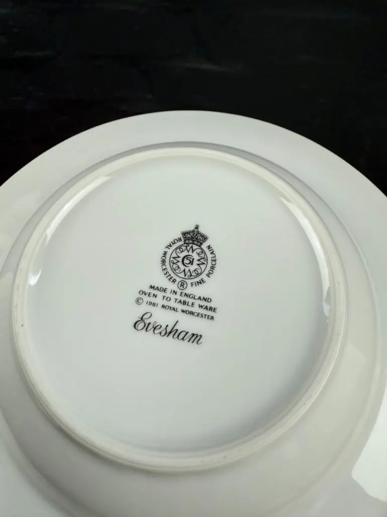  Worcester Evesham 皿 4枚セット 4 x Royal Worcester Evesham Gold Rimmed Soup Bowls 20.5 cm