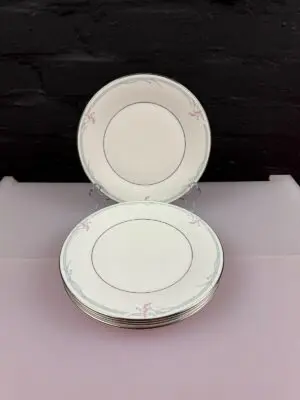 6 x Royal Doulton Carnation H5084 Salad Plates 20.5 cm Wide 3 Sets Available